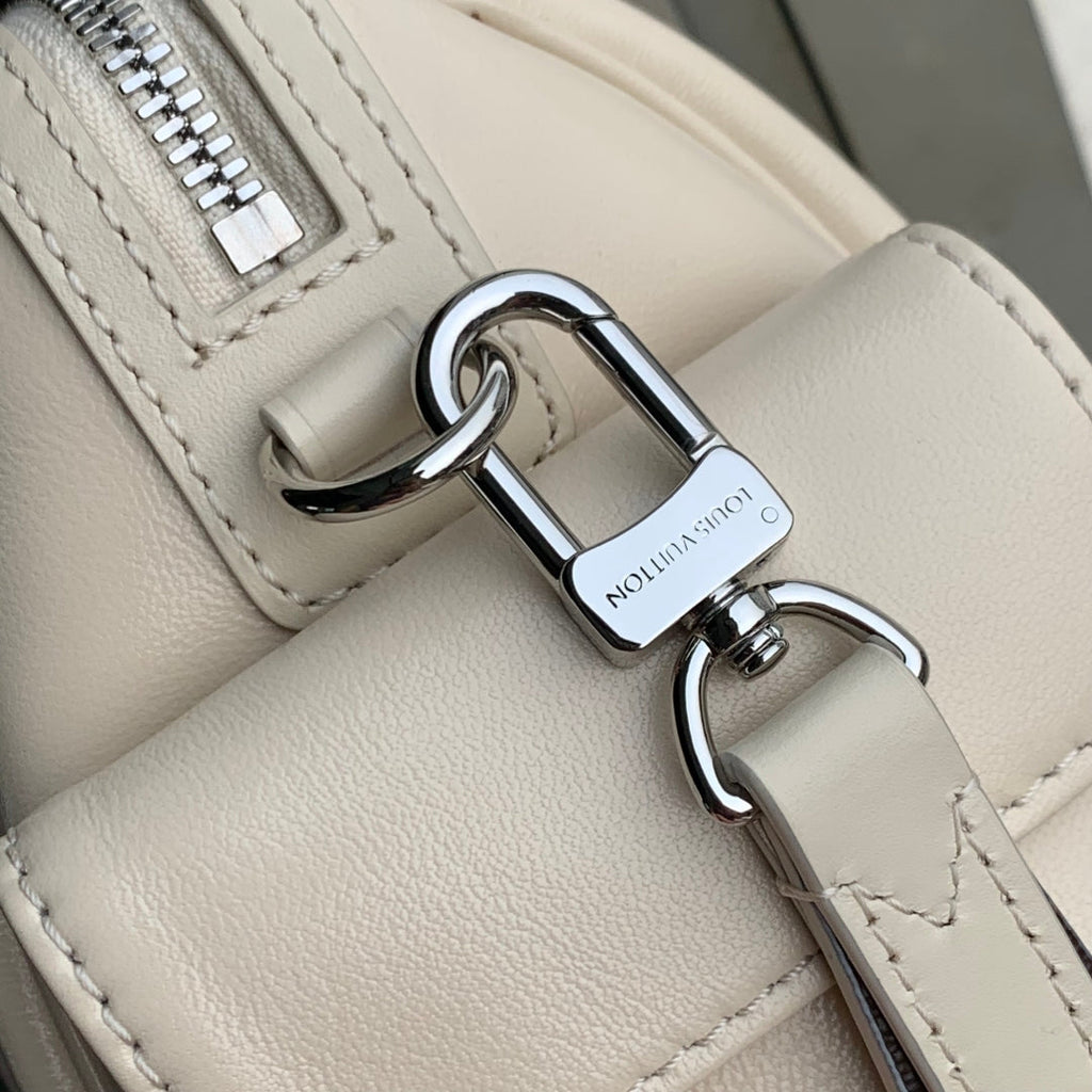 LOUIS VUITTON SPEEDY CARGO VIBE 28 IN VANILLE LAMBSKIN MONOGRAM LOGO TAG