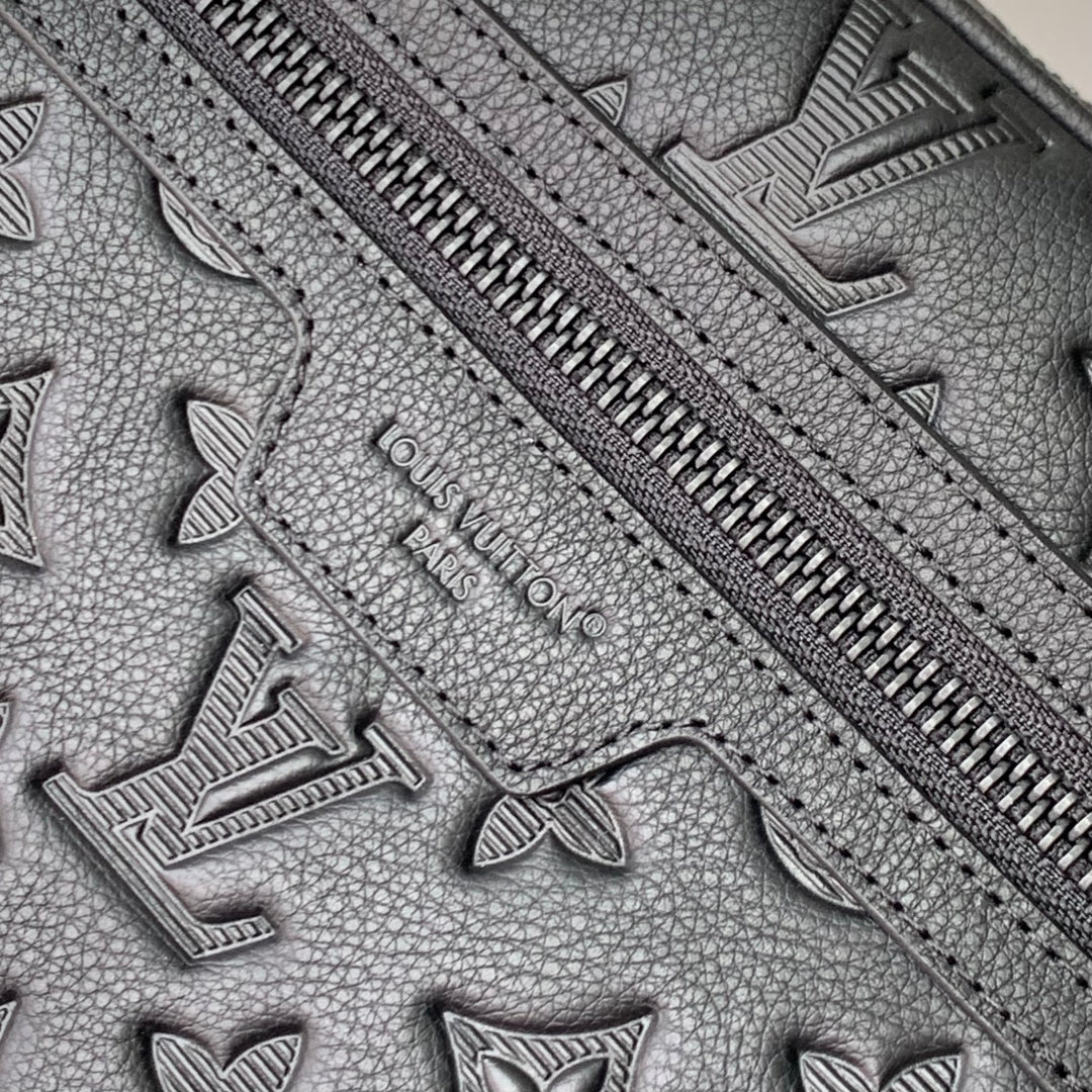 LOUIS VUITTON POCHETTE KASAI 24.5 IN BLACK MONOGRAM SHADOW CALFSKIN