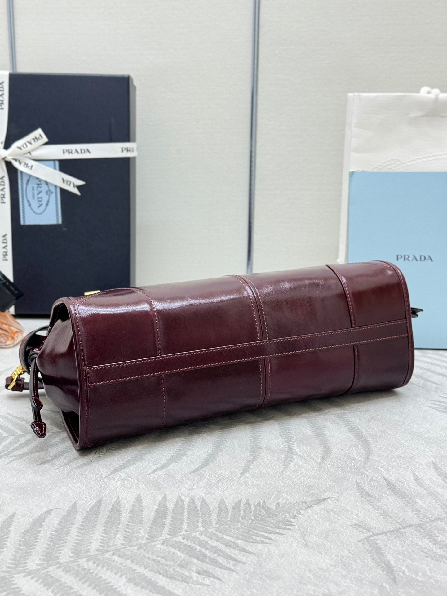 PRADA 25S BONNIE MEDIUM HANDBAG 32 IN BURGUNDY GLOSSY CALFSKIN
