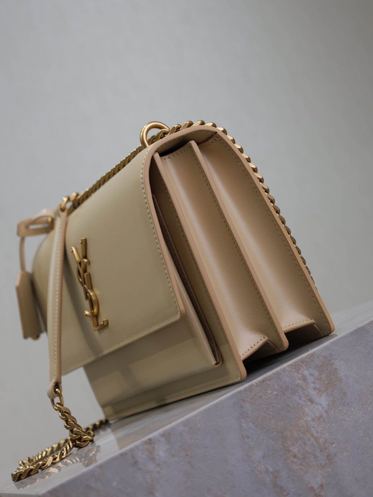 YSL 25S SUNSET BAG 22 IN NUDE CALFSKIN GOLD HARDWRE